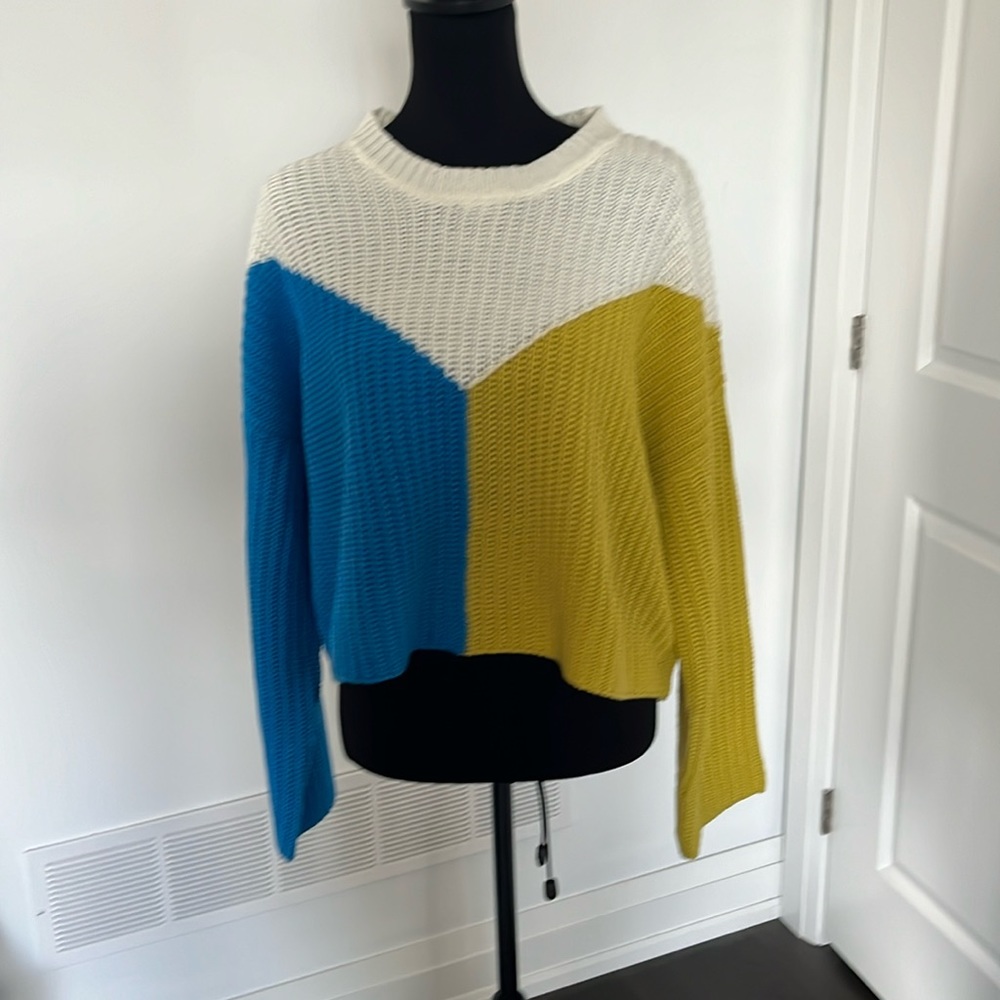 Sincerely Jules cropped boxy sweater size xl item 04-35